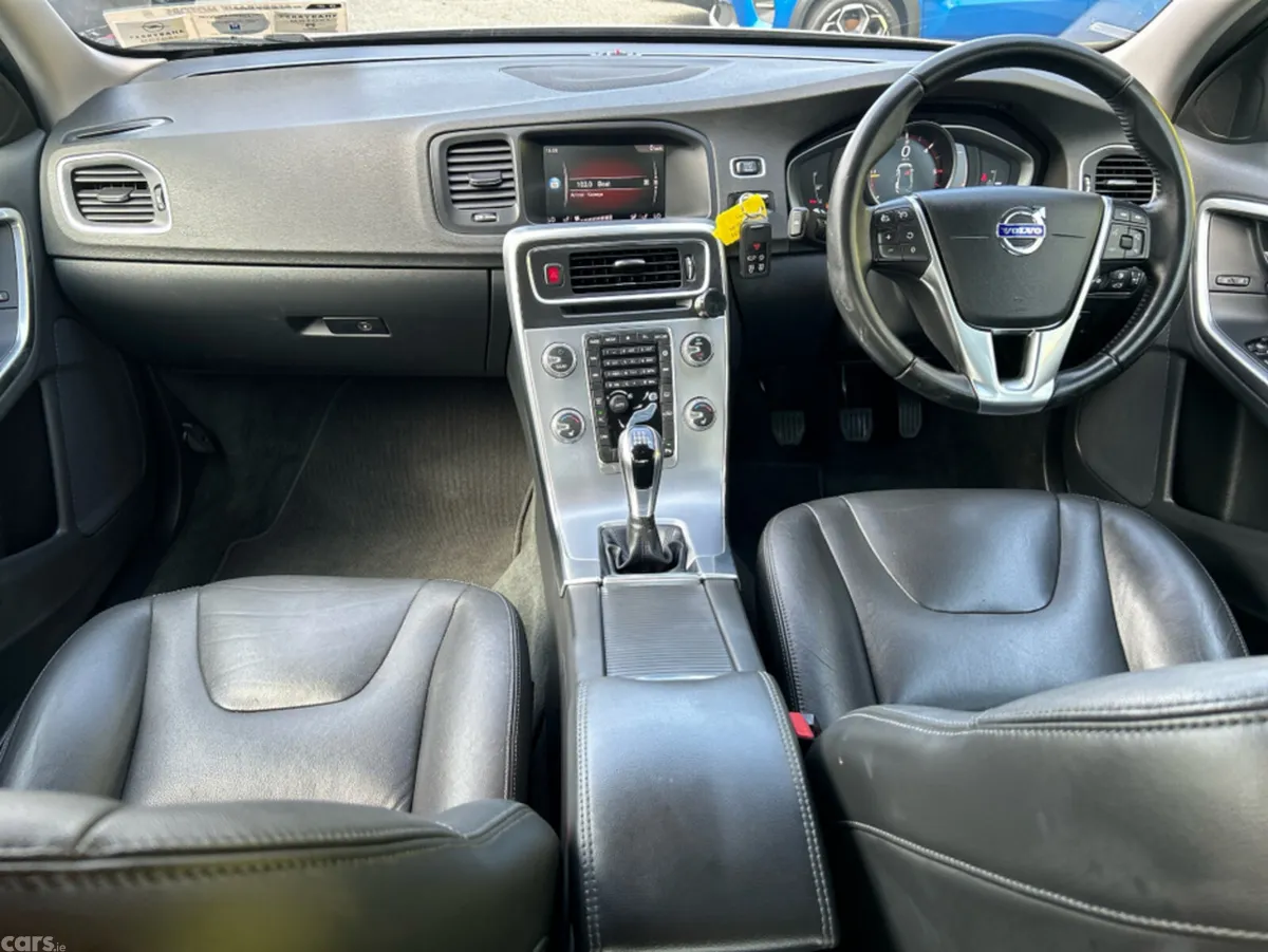 Volvo S60 Saloon, Diesel, 2019, Grey