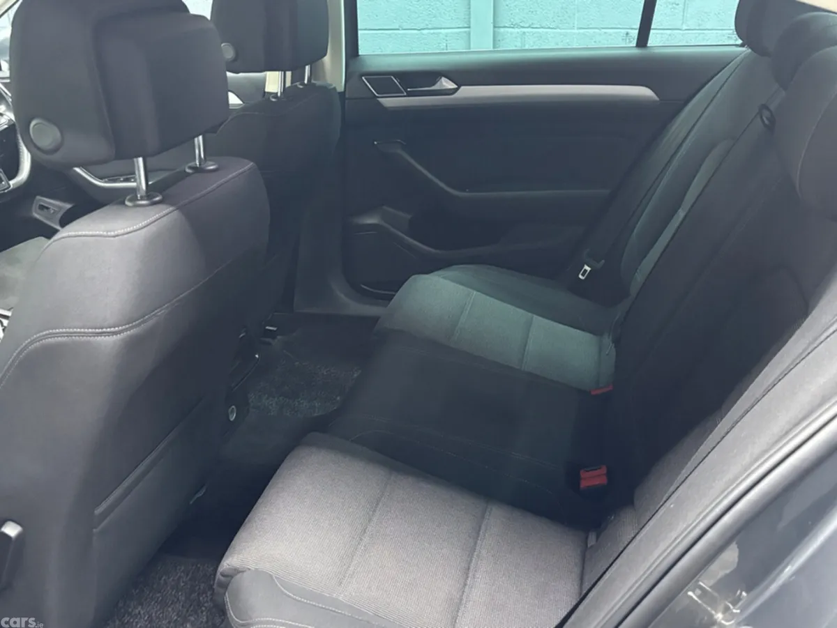 Volkswagen Passat Saloon, Diesel, 2017, Grey
