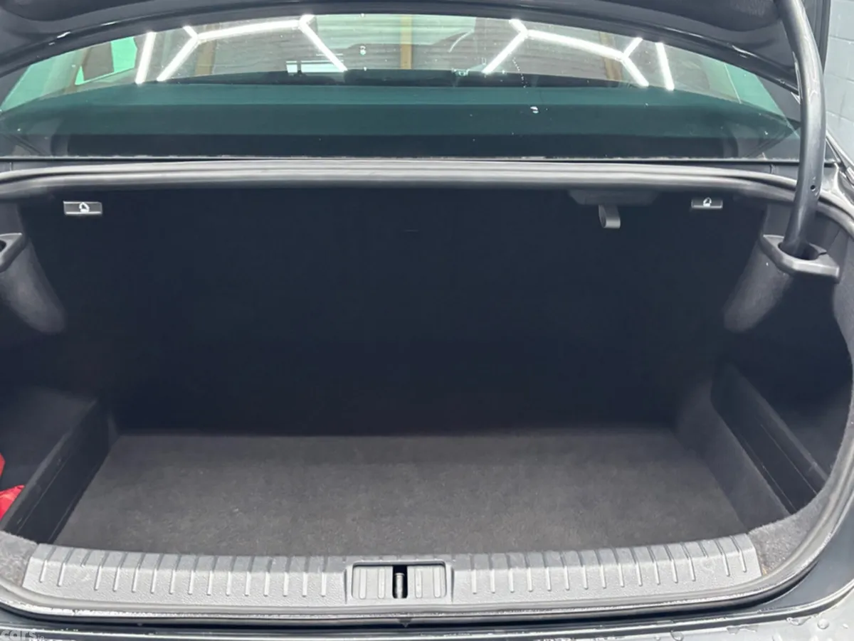Volkswagen Passat Saloon, Diesel, 2017, Grey