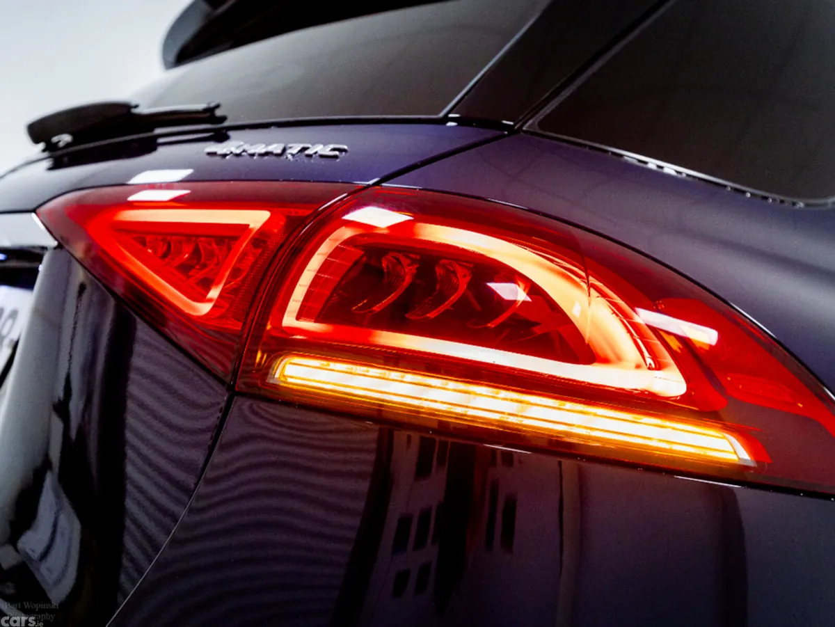 Mercedes-Benz GLE SUV, Diesel Plug-in Hybrid, 2022, Blue