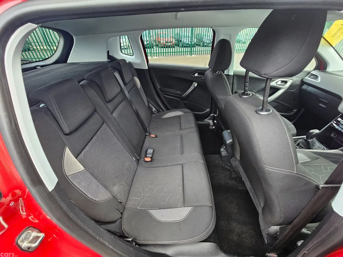 Peugeot 2008 Estate, Petrol, 2018, Red