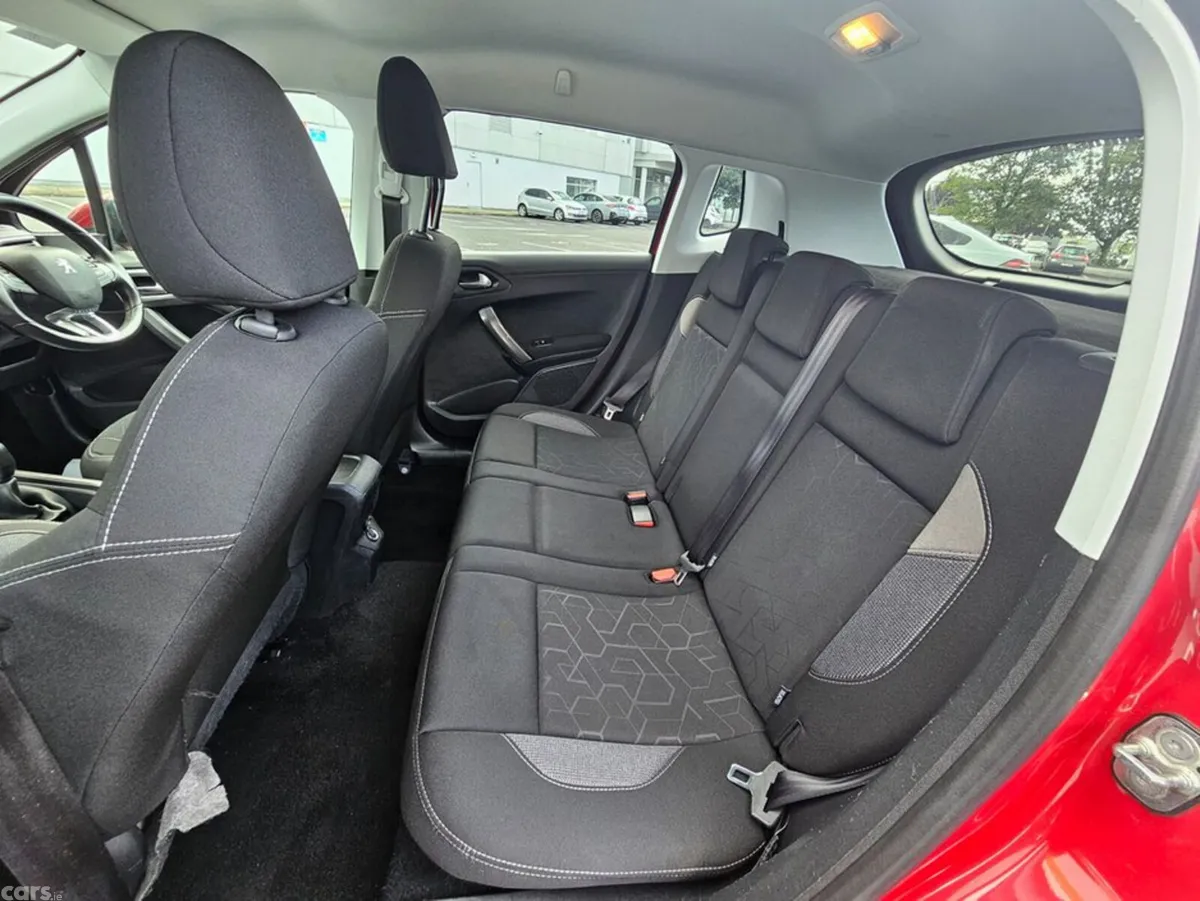 Peugeot 2008 Estate, Petrol, 2018, Red
