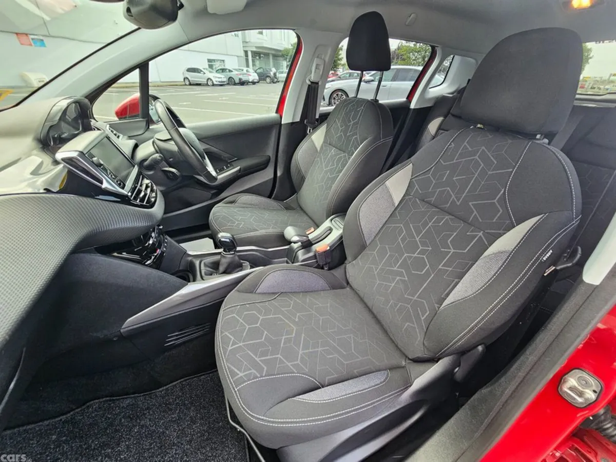 Peugeot 2008 Estate, Petrol, 2018, Red