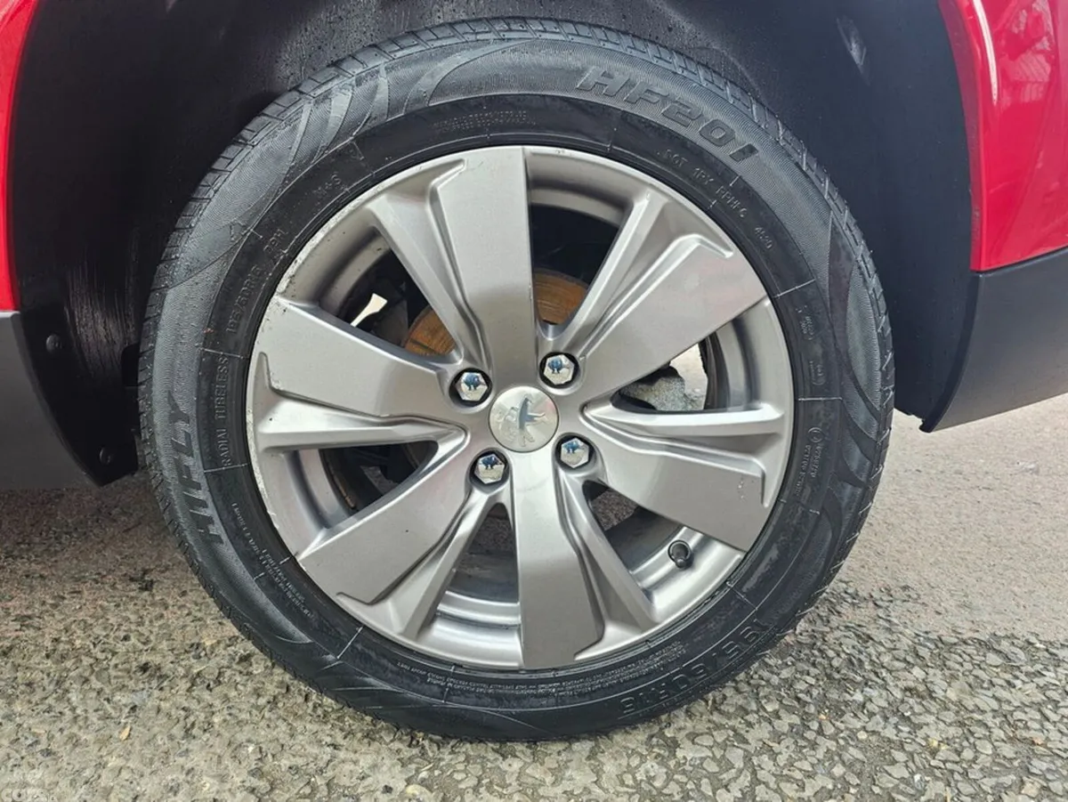 Peugeot 2008 Estate, Petrol, 2018, Red