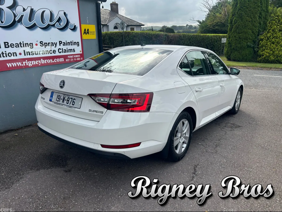 Skoda Superb Hatchback, Diesel, 2019, White