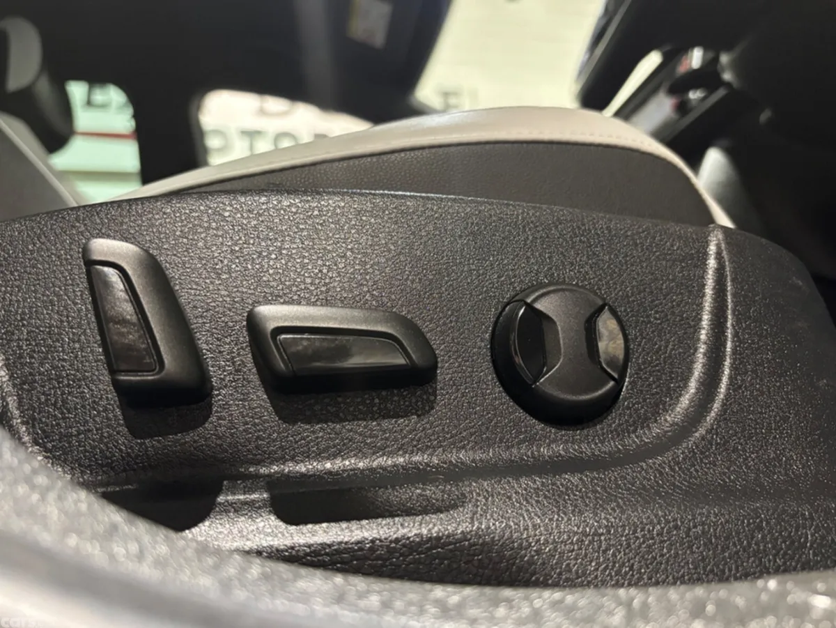 SEAT Leon Estate, Petrol, 2015, Grey