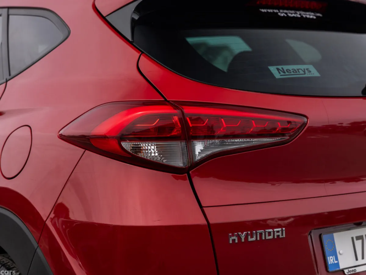Hyundai Tucson MPV, Diesel, 2017, Red
