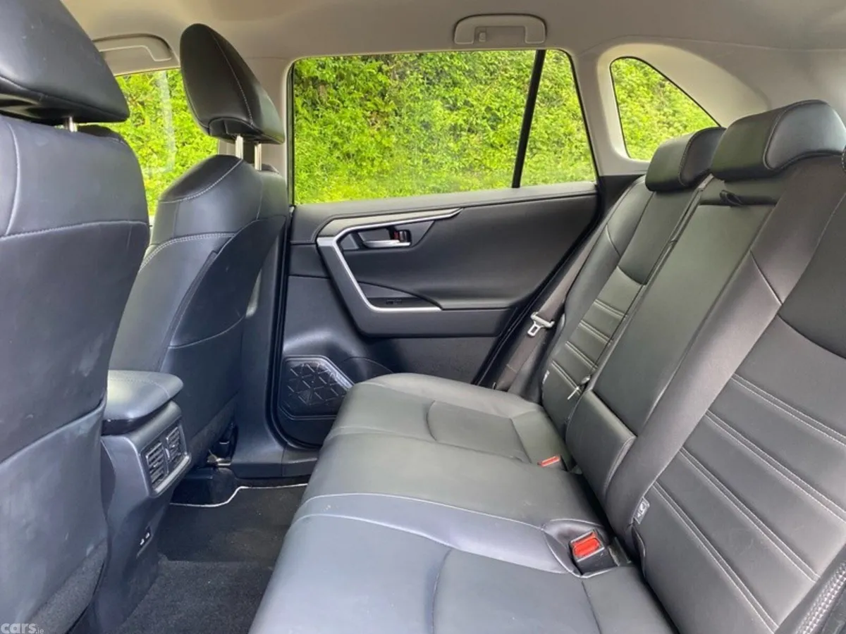 Toyota RAV4 SUV, Petrol Hybrid, 2023, Blue