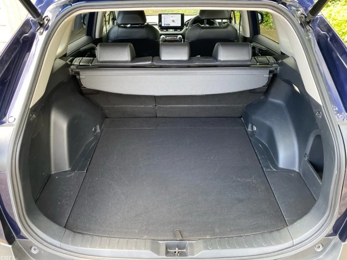 Toyota RAV4 SUV, Petrol Hybrid, 2023, Blue