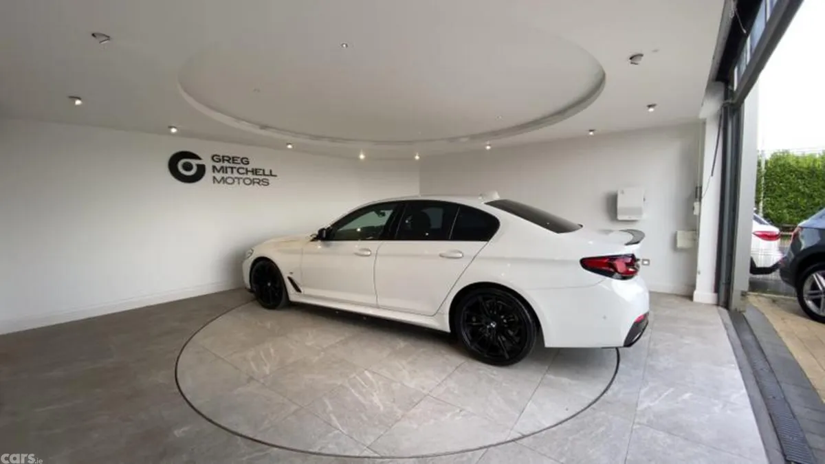 BMW 5-Series Saloon, Diesel Hybrid, 2022, White