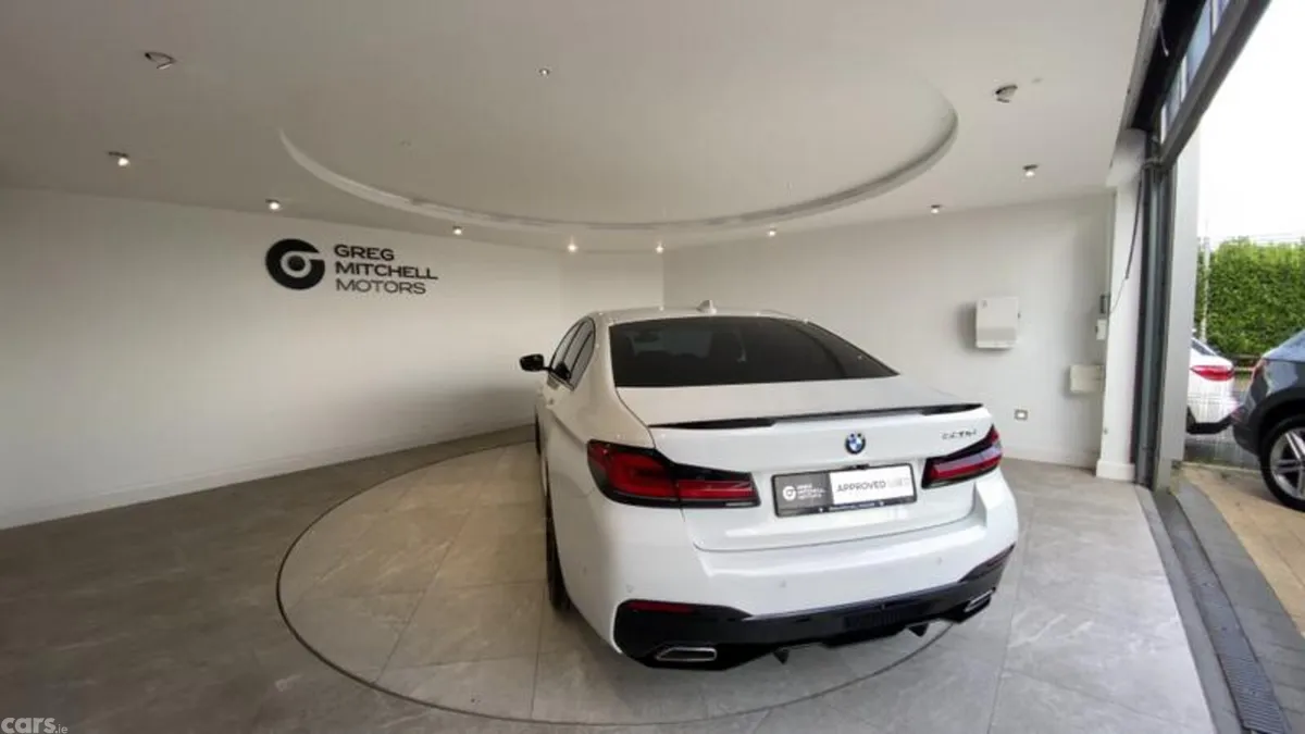 BMW 5-Series Saloon, Diesel Hybrid, 2022, White