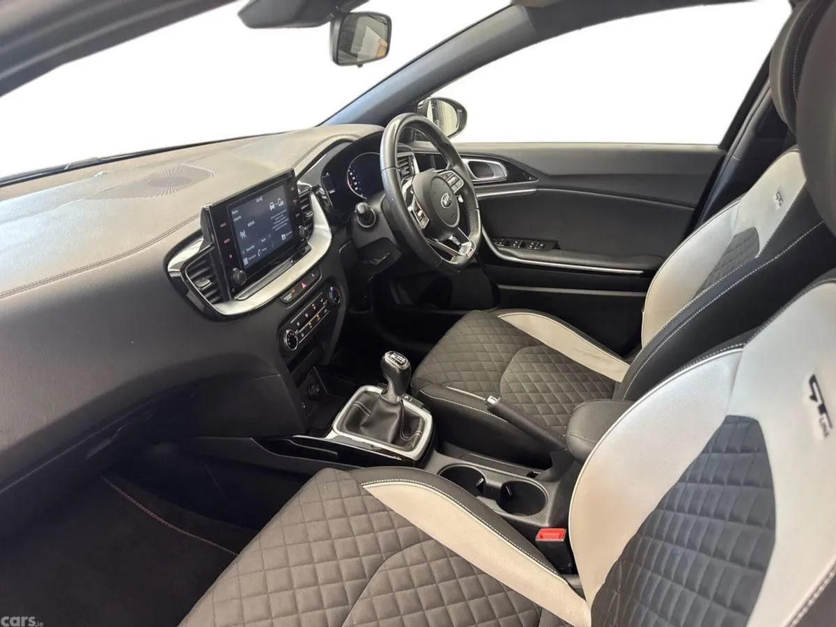 Kia Ceed Hatchback, Diesel, 2020, Black