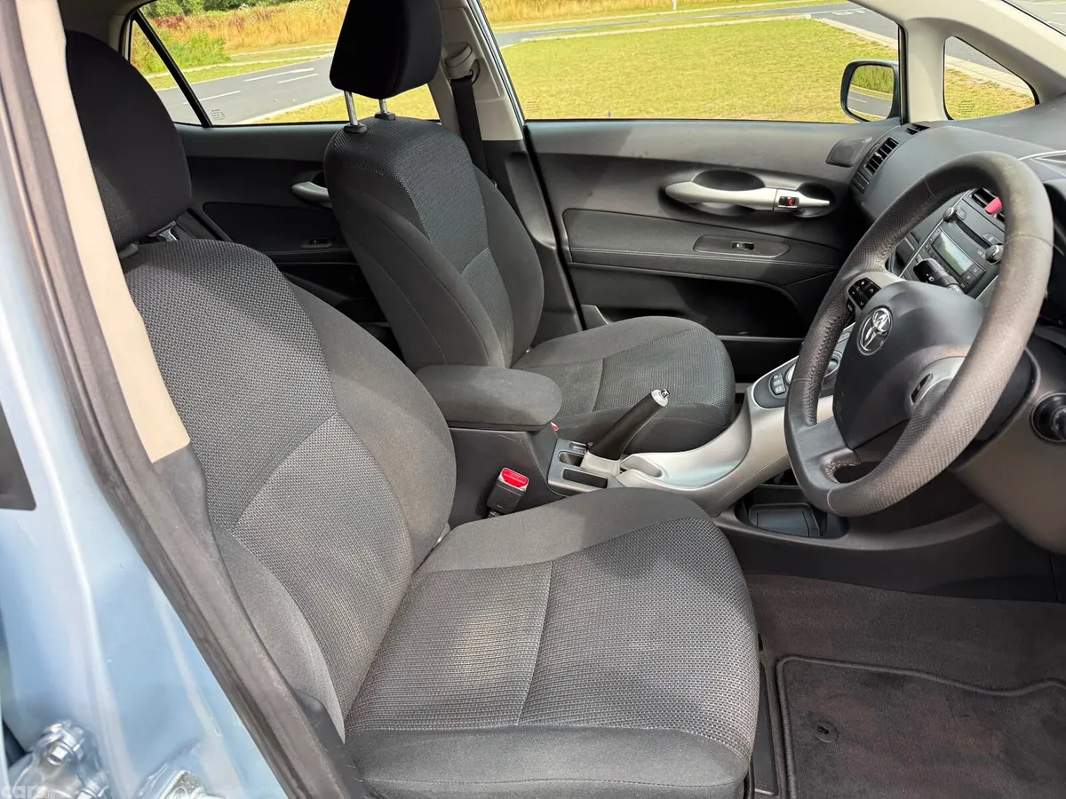 Toyota Auris Hatchback, Petrol Hybrid, 2012, Blue