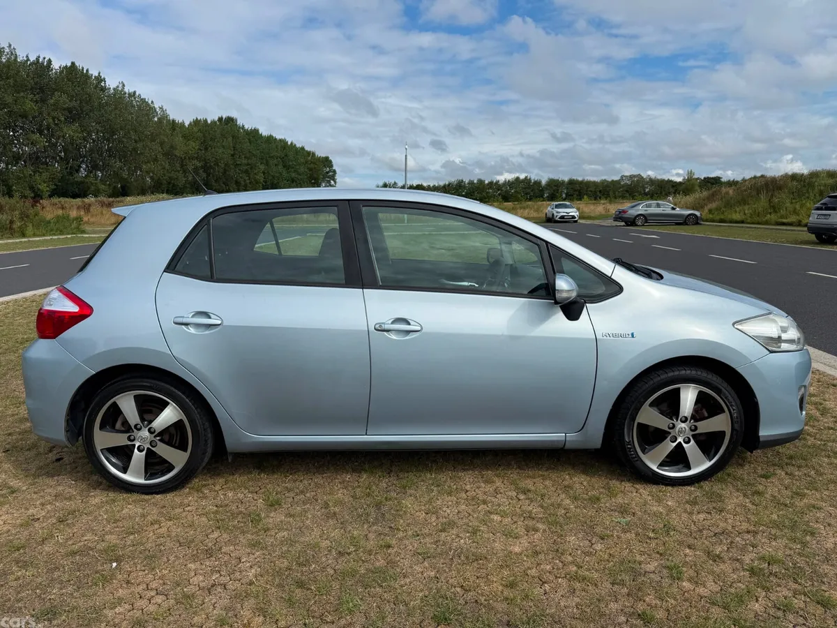 Toyota Auris Hatchback, Petrol Hybrid, 2012, Blue