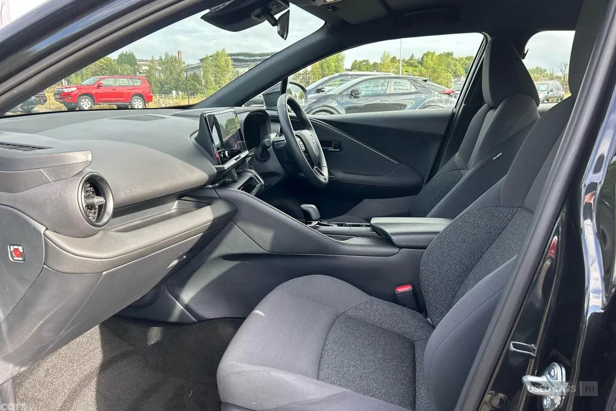 Toyota C-HR SUV, Petrol Hybrid, 2026, Black