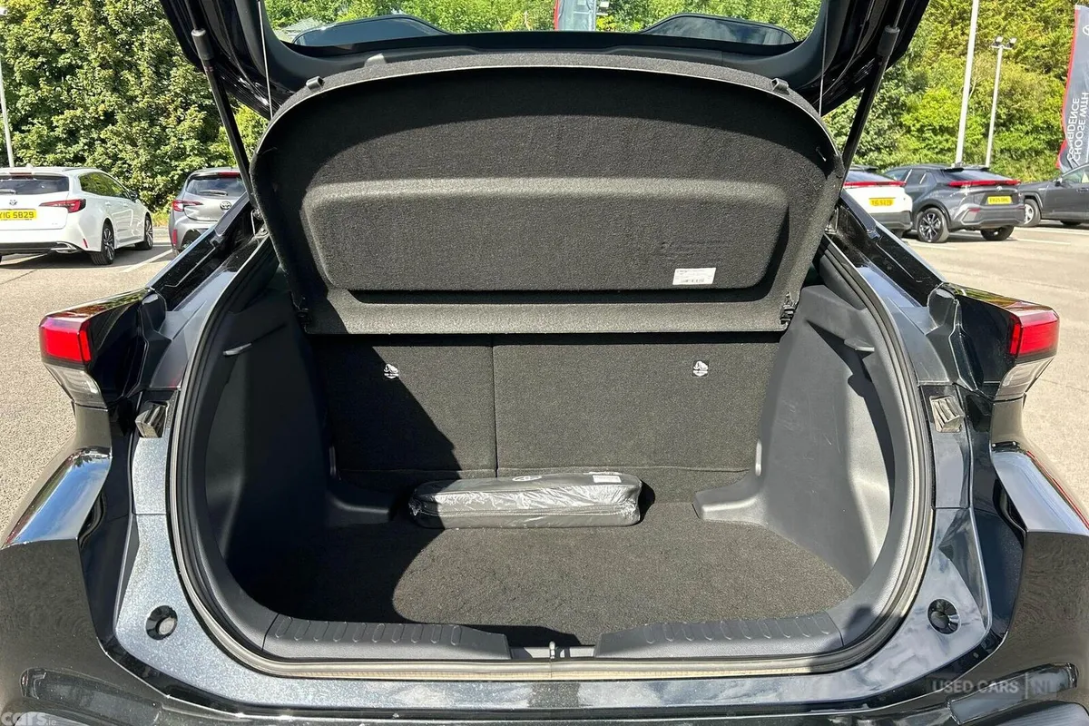 Toyota C-HR SUV, Petrol Hybrid, 2026, Black
