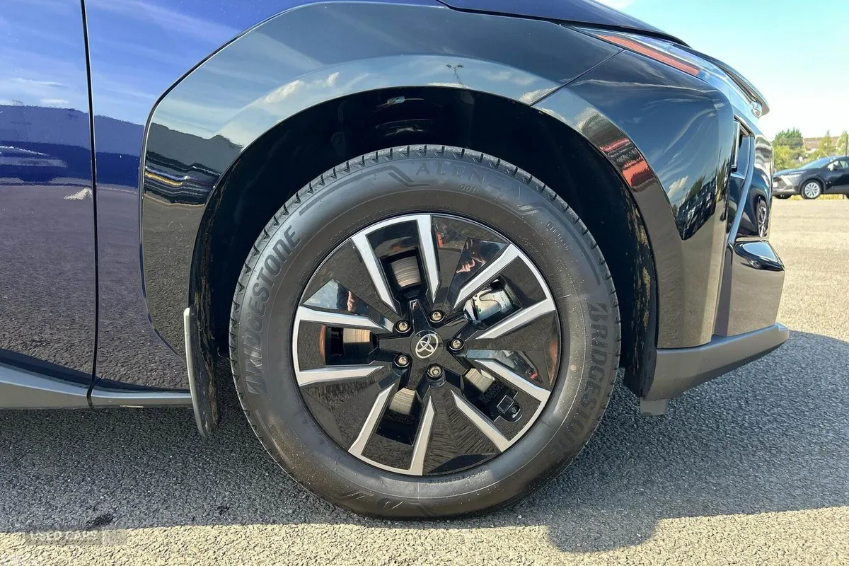 Toyota bZ4X SUV, Electric, 2026, Blue