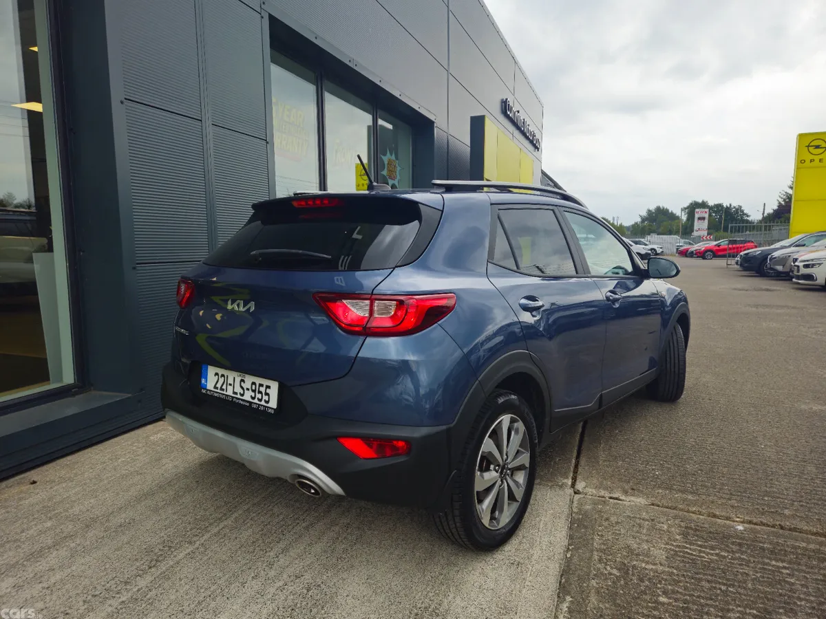 Kia Stonic Estate/Jeep, Petrol, 2022, Blue
