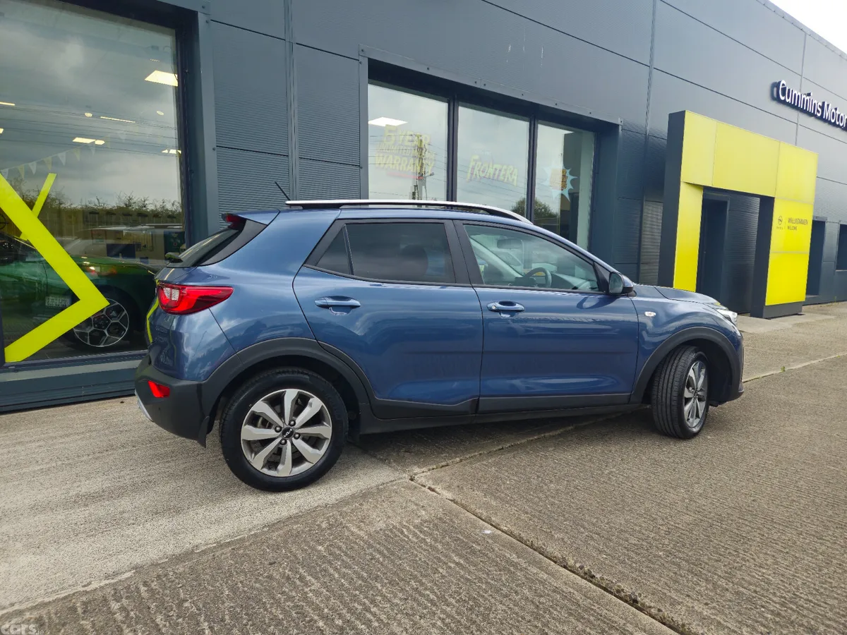 Kia Stonic Estate/Jeep, Petrol, 2022, Blue