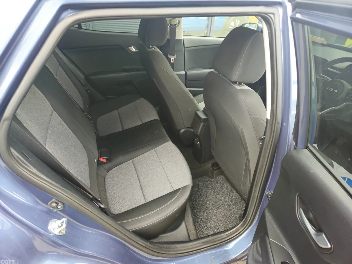 Kia Stonic Estate/Jeep, Petrol, 2022, Blue