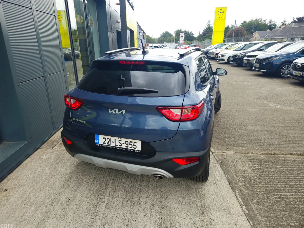 Kia Stonic Estate/Jeep, Petrol, 2022, Blue