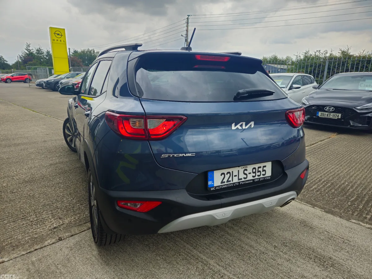 Kia Stonic Estate/Jeep, Petrol, 2022, Blue