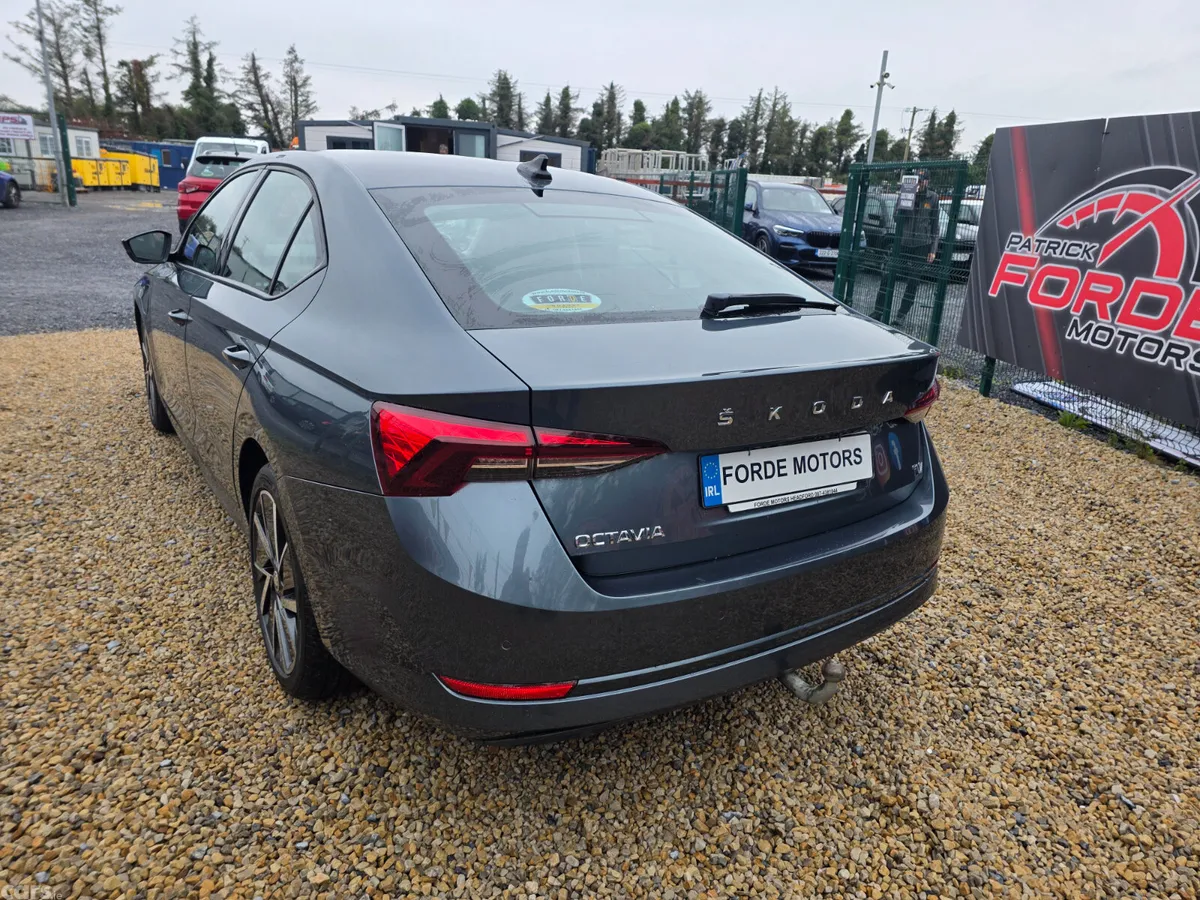 Skoda Octavia Hatchback, Petrol Plug-in Hybrid, 2021, Grey