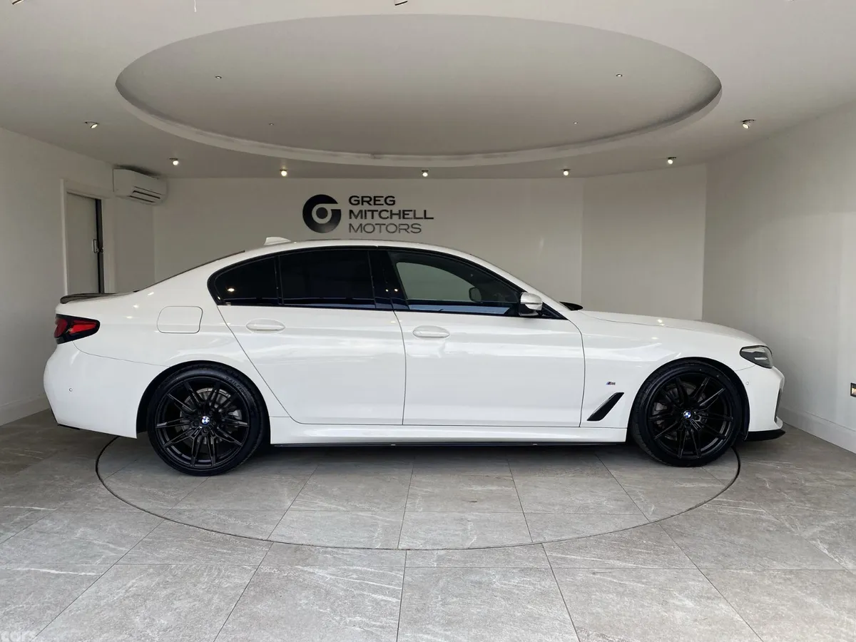 BMW 5-Series Saloon, Diesel Hybrid, 2022, White