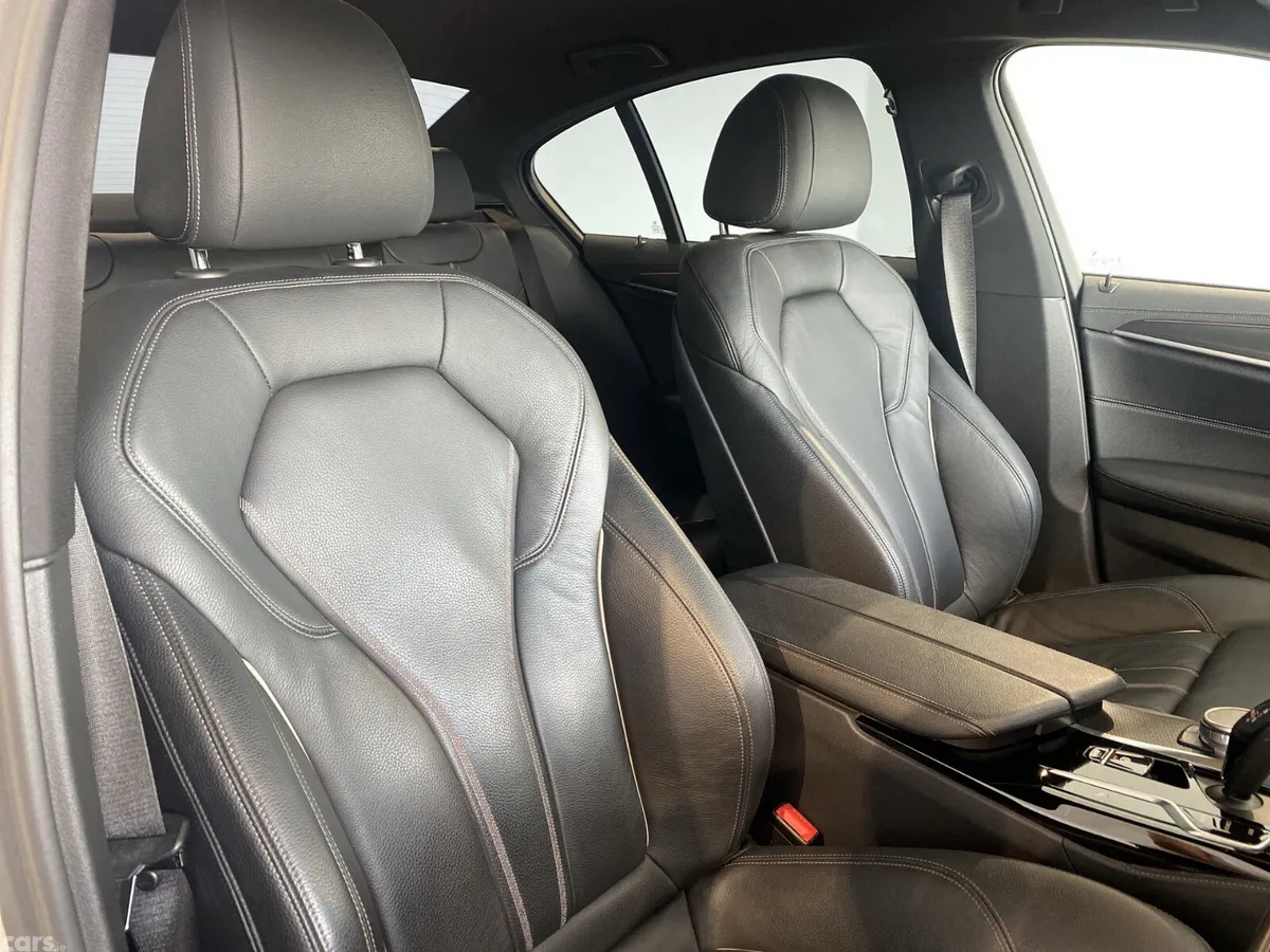 BMW 5-Series Saloon, Diesel Hybrid, 2022, White