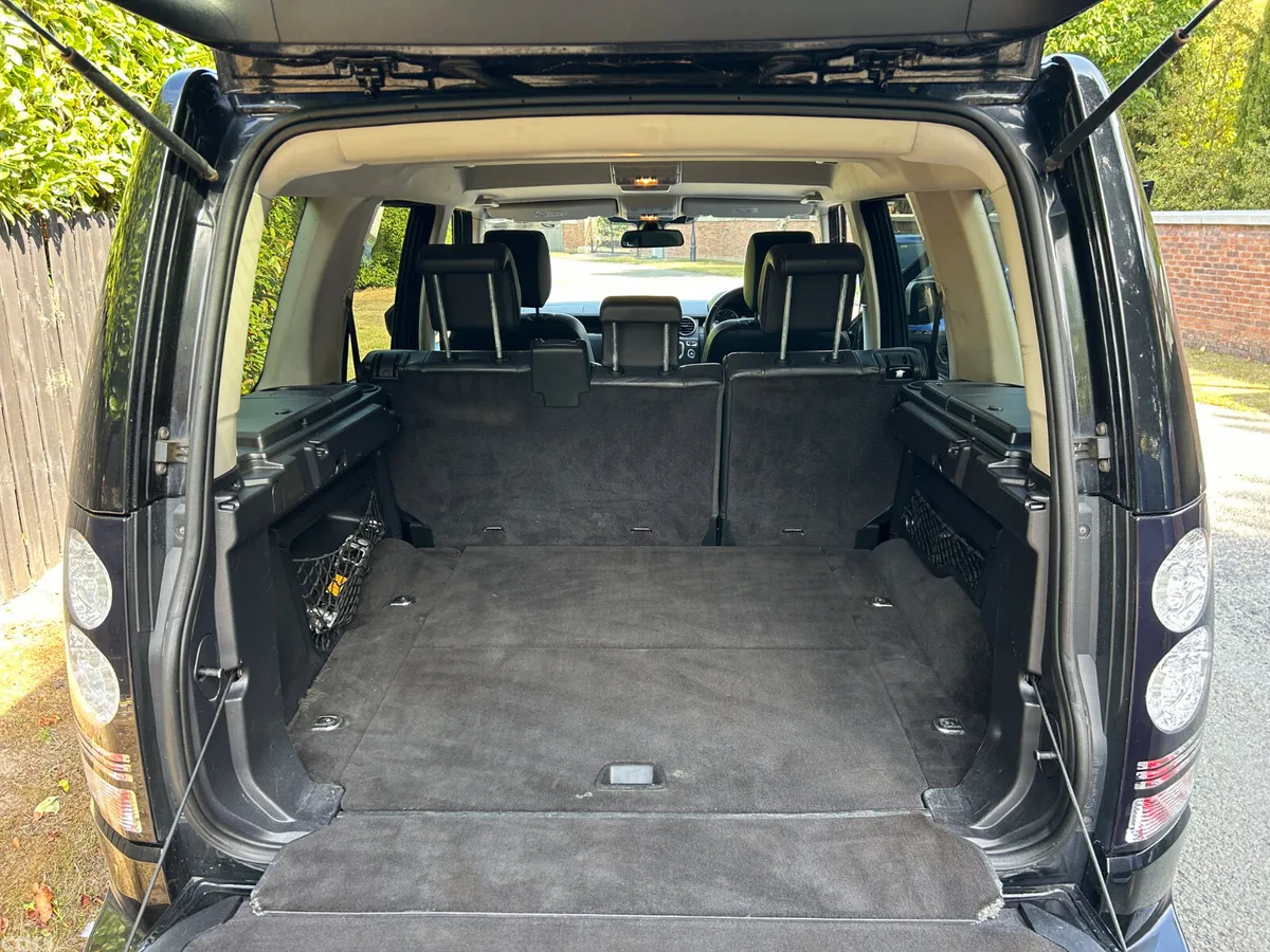 Land Rover Discovery SUV, Diesel, 2016, Black