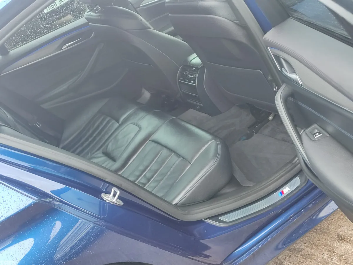 BMW 5-Series Saloon, Petrol Hybrid, 2019, Blue