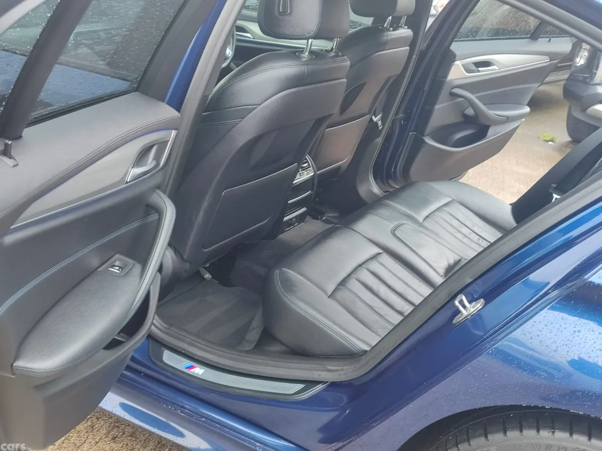 BMW 5-Series Saloon, Petrol Hybrid, 2019, Blue