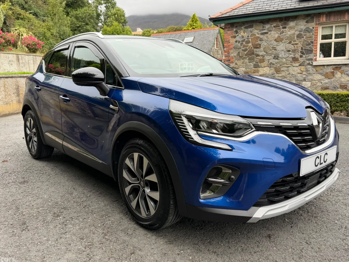 Renault Captur Hatchback, Petrol, 2021, Blue
