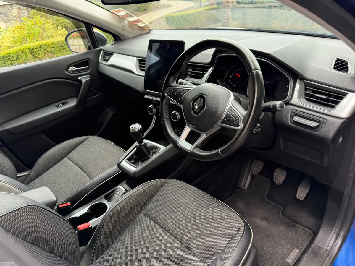 Renault Captur Hatchback, Petrol, 2021, Blue