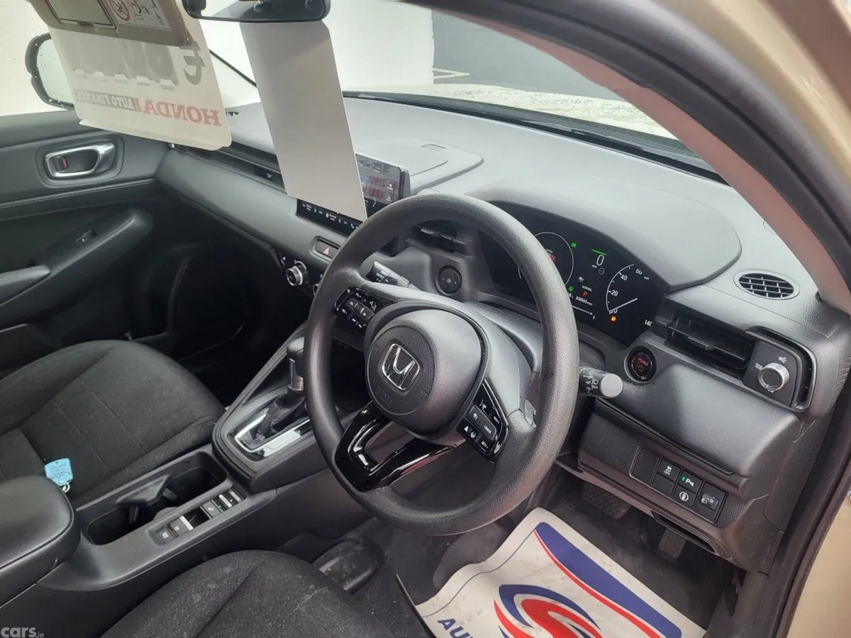 Honda HR-V SUV, Petrol Hybrid, 2023, Beige
