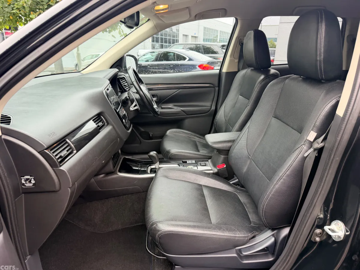 Mitsubishi Outlander SUV, Diesel, 2017, Black