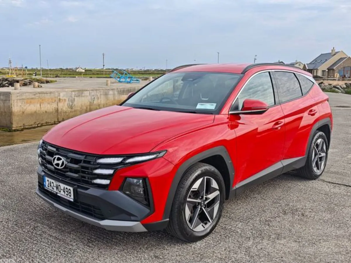 Hyundai Tucson MPV, Diesel, 2024, Red