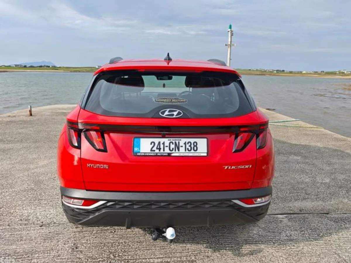Hyundai Tucson MPV, Diesel, 2024, Red