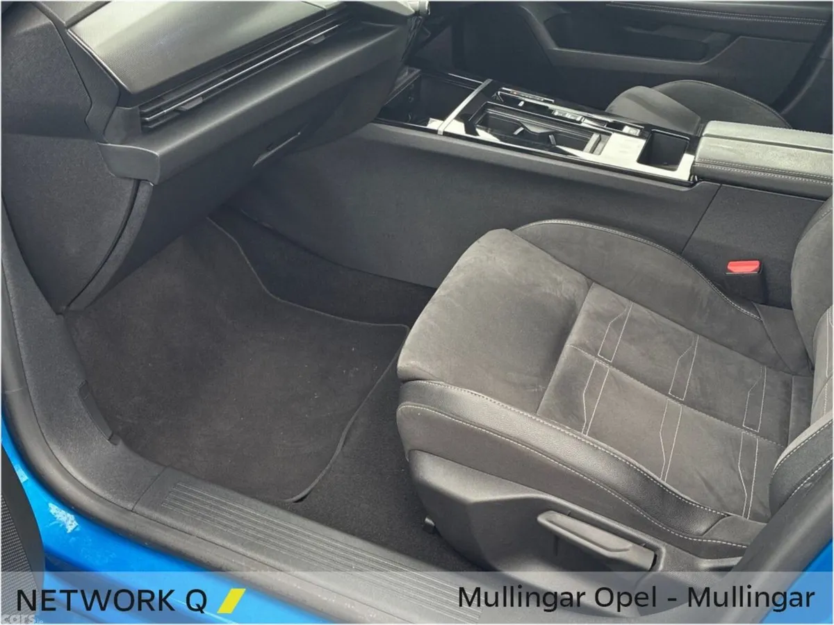 Opel Astra Hatchback, Electric, 2025, Blue