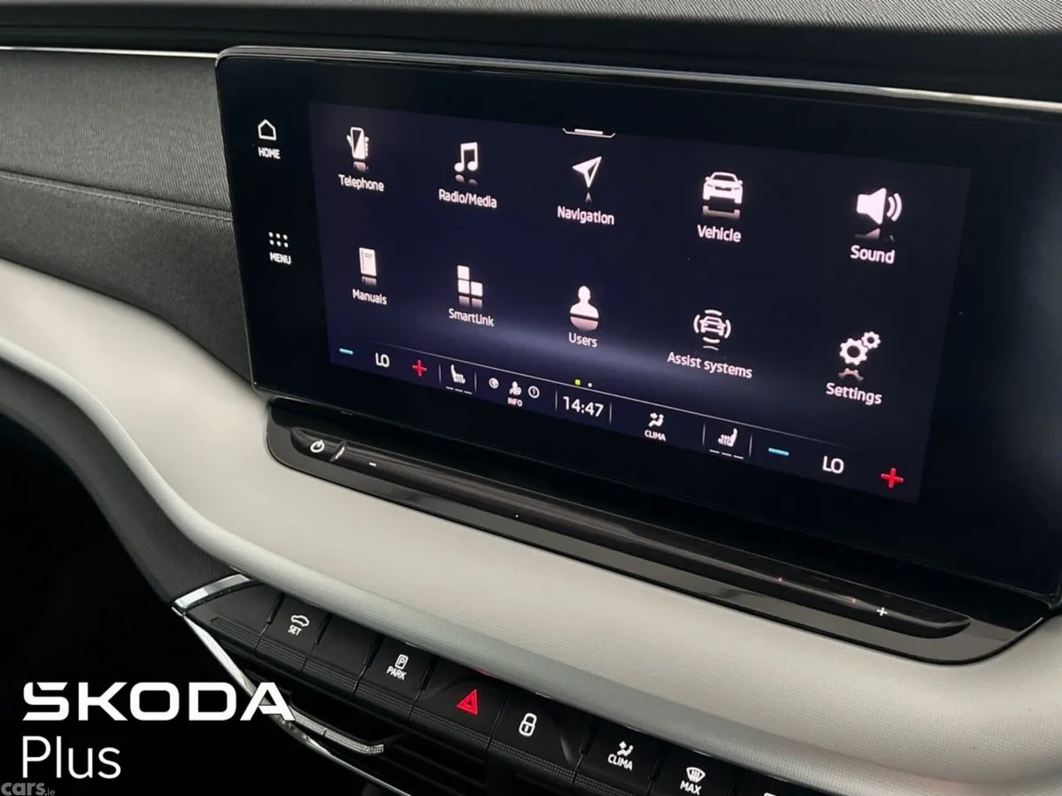 Skoda Octavia Saloon, Diesel, 2024, Grey