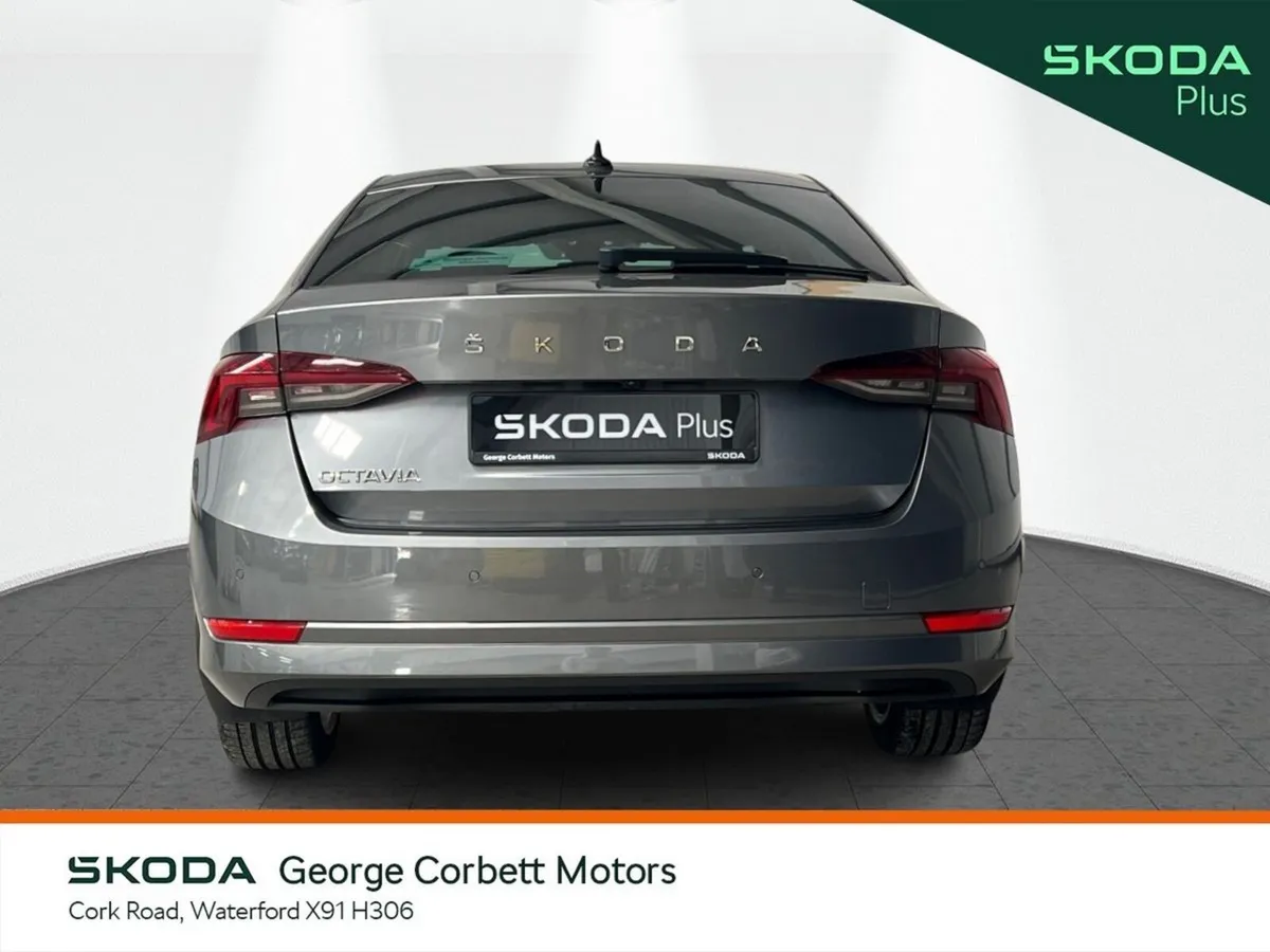 Skoda Octavia Saloon, Diesel, 2024, Grey