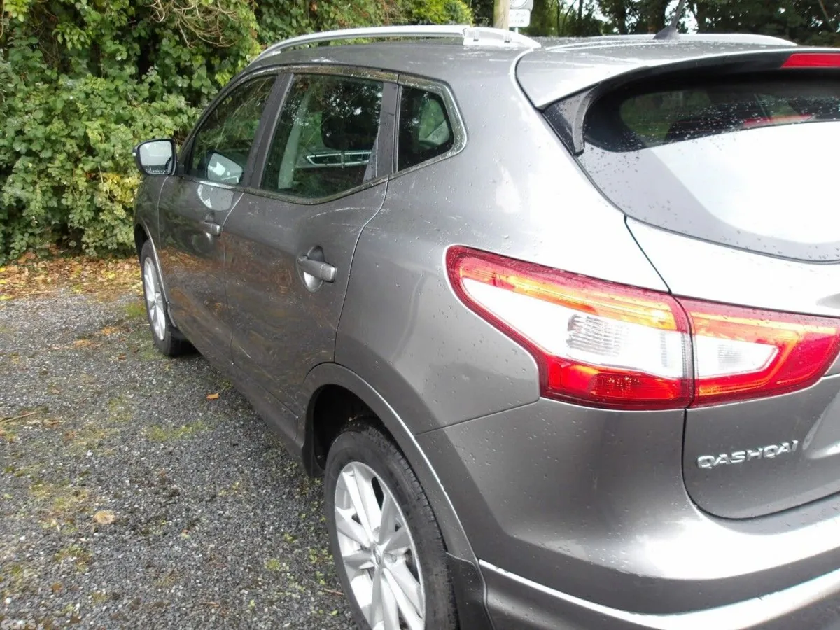 Nissan Qashqai Hatchback, Diesel, 2014, Grey