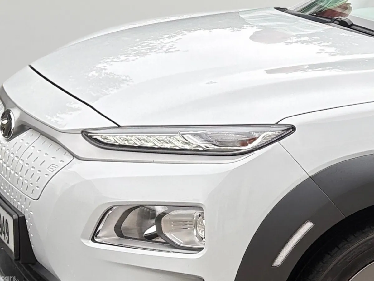 Hyundai KONA MPV, Electric, 2021, White