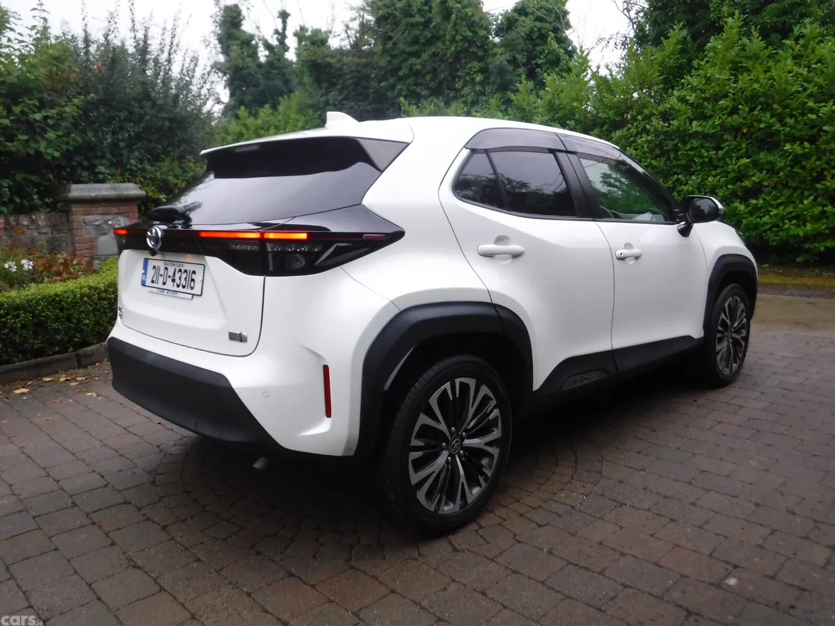 Toyota Yaris Cross SUV, Petrol Hybrid, 2021, White
