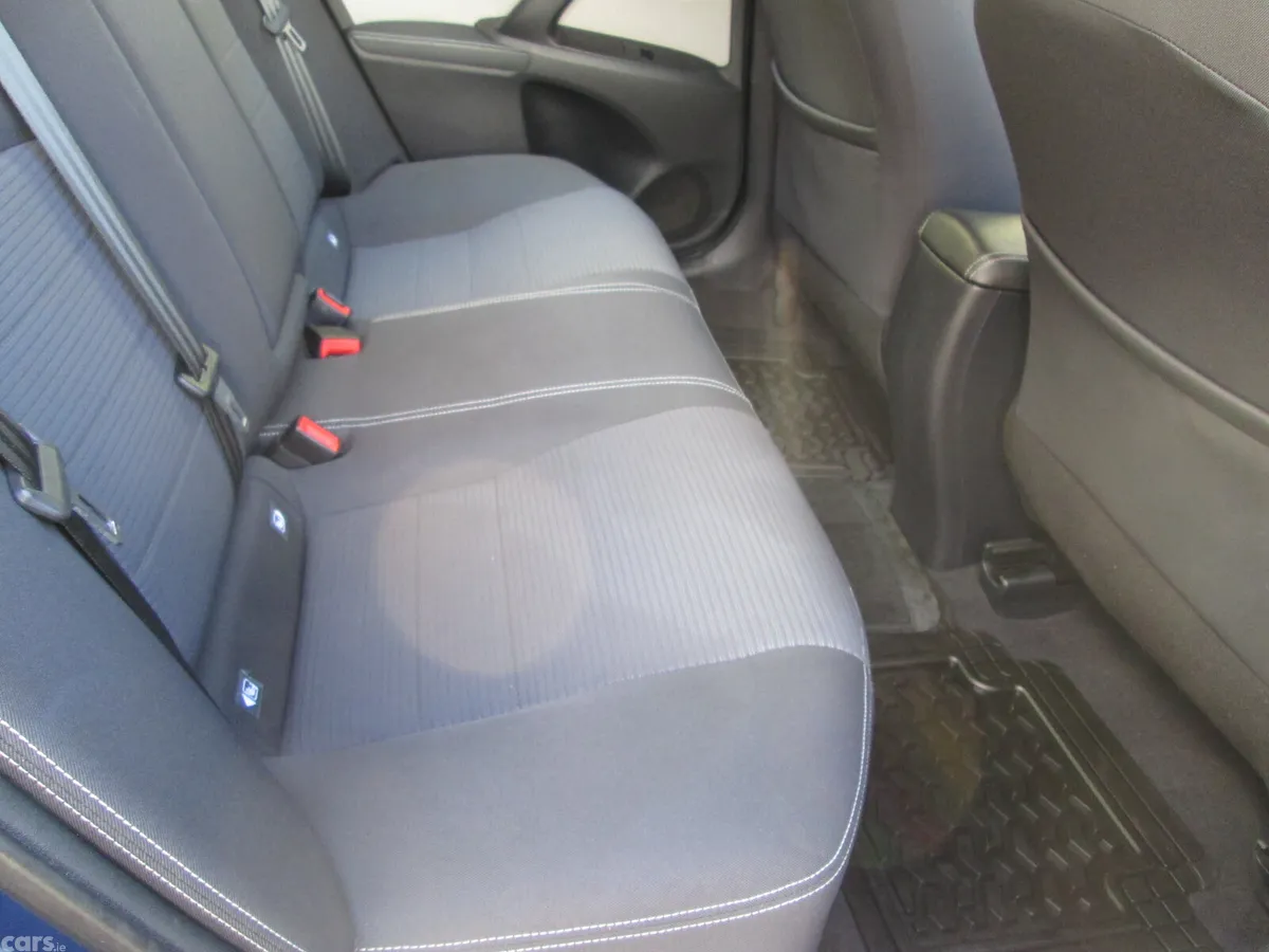 Toyota Avensis Saloon, Diesel, 2015, Blue