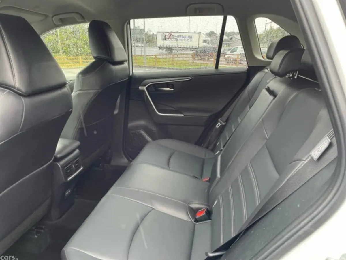 Toyota RAV4 SUV, Petrol Hybrid, 2024, White