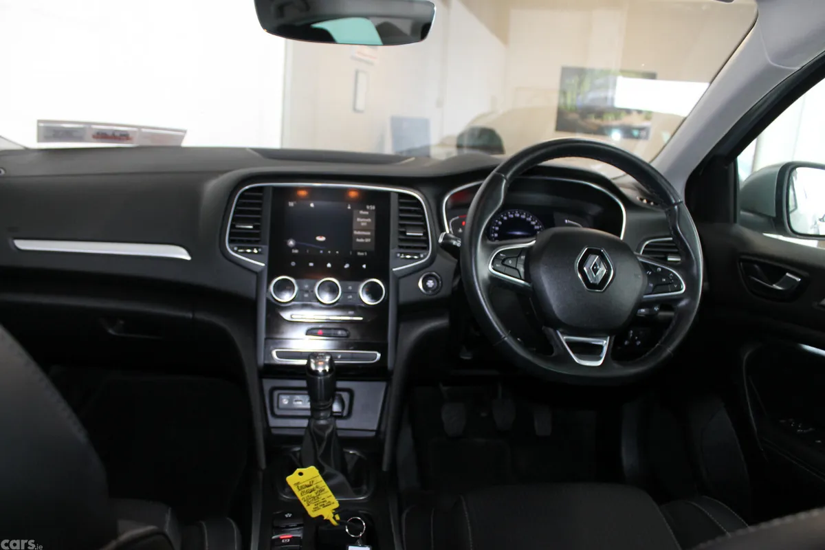 Renault Megane Saloon, Petrol, 2021, Silver