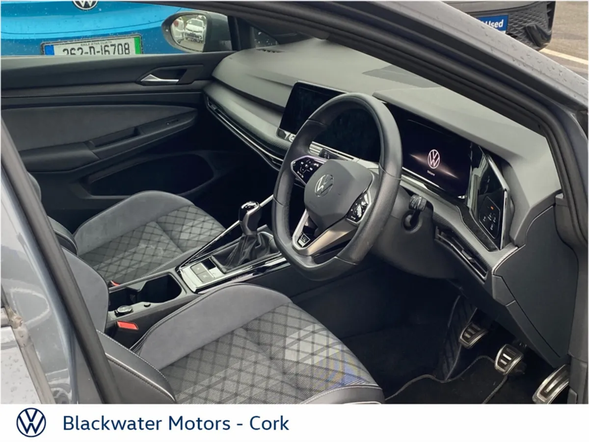 Volkswagen Golf SUV, Petrol, 2023, Grey