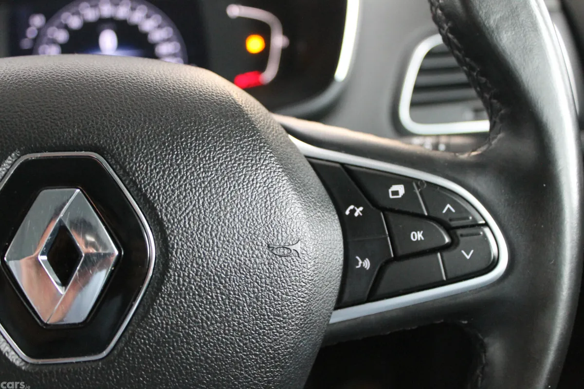 Renault Megane Saloon, Petrol, 2021, Silver