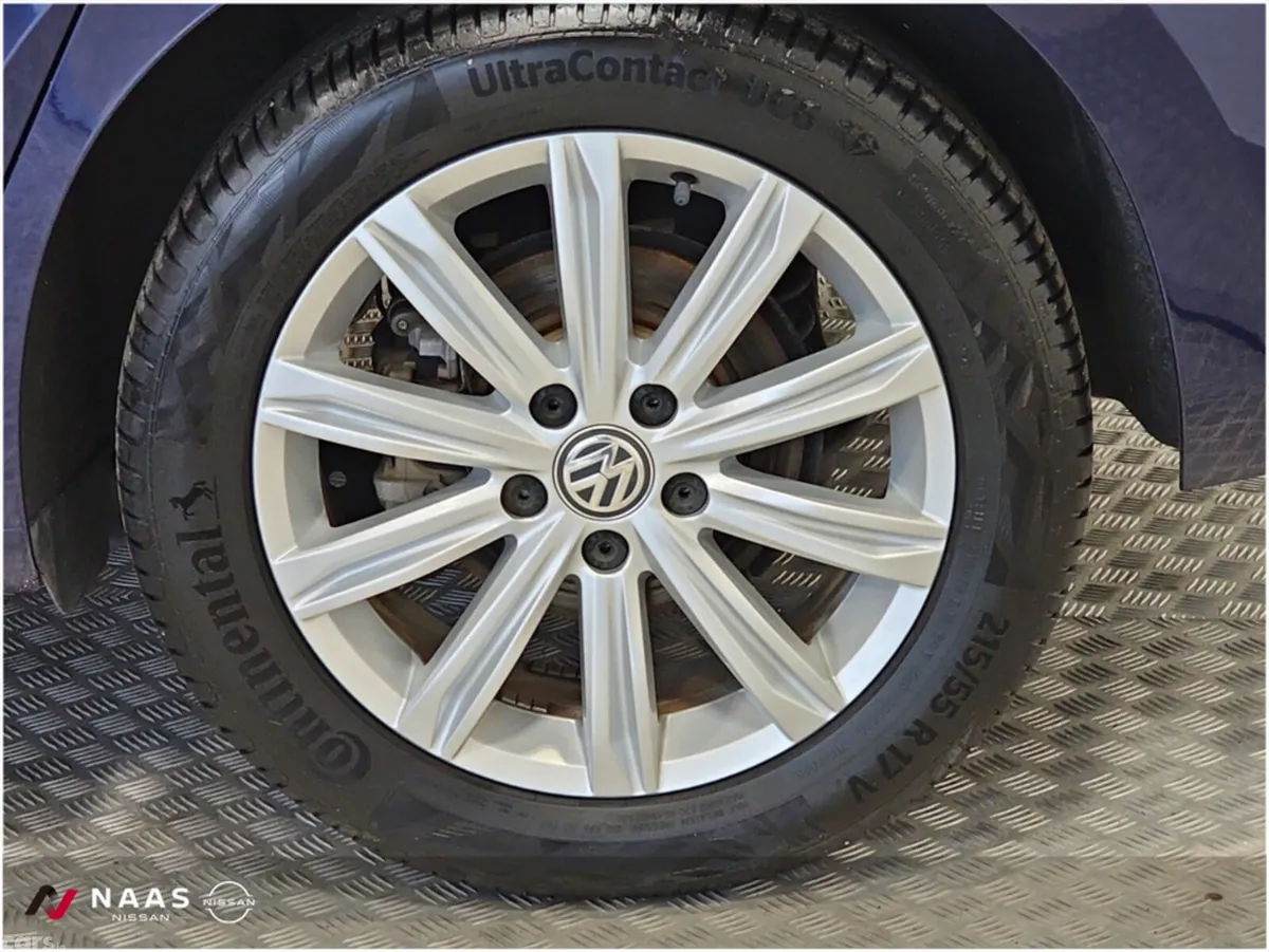 Volkswagen Touran SUV, Petrol, 2018, Blue